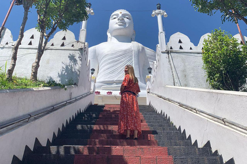 Visita la ciudad de Kandy en Tuk TukVisitas a la ciudad de Kandy