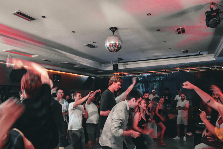 Tirana: Pub Crawl with 1 hour of Unlimited Drinks