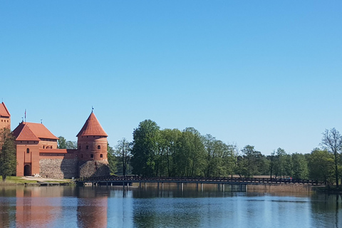 Vilnius: Passeio de bicicleta autoguiado em Trakai com ingressos de tremVilnius: Tour guiado de bicicleta por Trakai com ingressos de trem