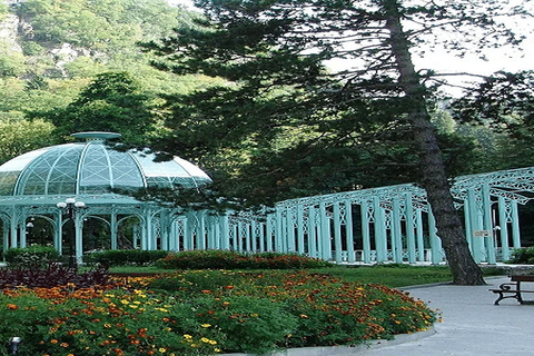 Von Tiflis aus: Borjomi und Bakuriani TourVon Tiflis: Borjomi und Bakuriani Tour