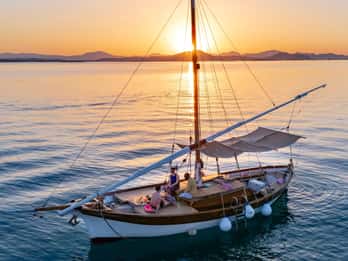 Porto San Paolo: Vintage Cruise Sunset Aperitif to Tavolara