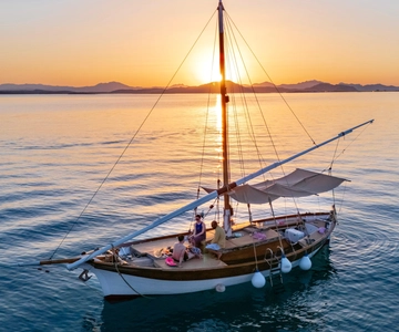 Porto San Paolo: Vintage Cruise Sunset Aperitif to Tavolara