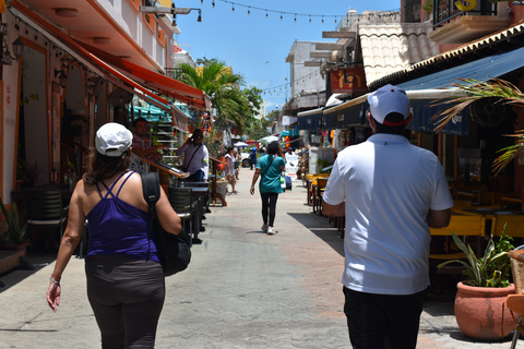 Isla Mujeres: Katamaran i nurkowanie tylko dla dorosłychWycieczka z Cancun