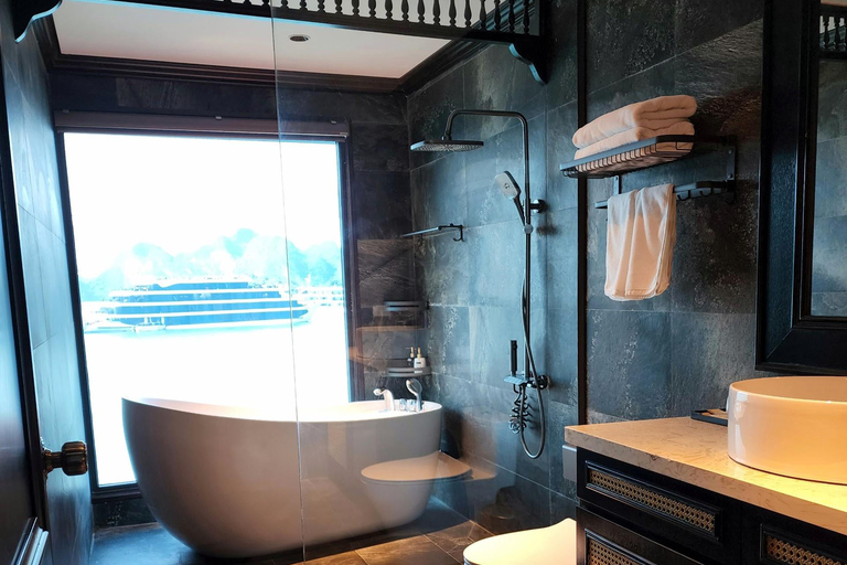 Luxury Halong 2-Day 5 Star Cruise: Balcony, Bathtub Room Junior Suite with private balcony - 1st floor
