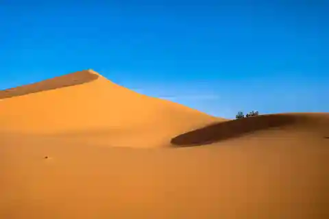 Desde Ouarzazate: Excursión de 3 días por el desierto del Sahara hasta Erg Chegaga
