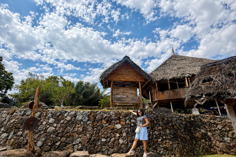 Labuan Bajo: Cunca Plias, Melo Village & Sylvia Hill Sunset Cunca Plias, Melo Village & Sylvia Hills (tickets excluded)