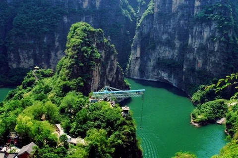 Beijing: Longqing Gorge, Ming Tombs & Lunch Private Day Tour