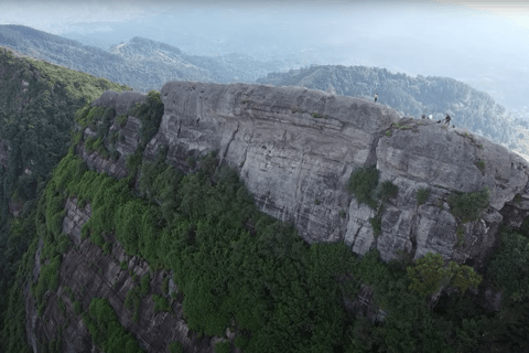 Kandy: Hanthana Lizard’s Back Hike