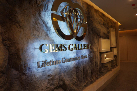 Bangkok Tour: Golden Buddha, Reclining Buddha & Gems Gallery Group Tour with Hotel Pickup