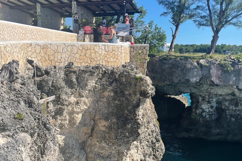 Passeio de barco em Negril 7 Miles Beach e Booby Cay saindo de Montego Bay