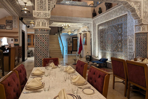 Casablanca: Layover Sightseeing Tour with Airport Transfer Layover including the Moroccan Hammam and traditional Dinner