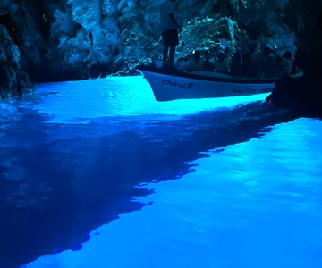 Split: 5 Islands Full-Day Tour to Blue Cave, Vis & Hvar