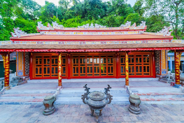 Hue Boat Tour On Perfume River