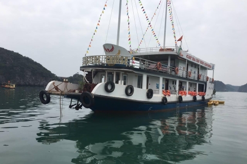 2-tägige traditionelle Kreuzfahrt nach Lan Ha Bay und Cat Ba IslandAb Hanoi: 2-tägige Bootsfahrt zur Lan-Ha-Bucht & Insel Cát Bà