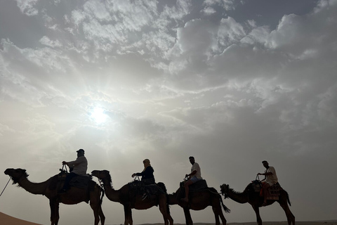 4 jours Fantastic Desert Tour De Fes A Marrakech via desertCircuit privé de 4 jours dans le désert