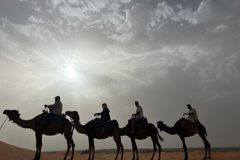 4 jours Fantastic Desert Tour De Fes A Marrakech via desertCircuit partagé de 4 jours dans le désert