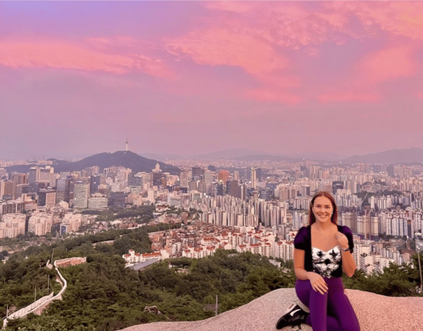 Seoul: Inwangsan Sunset Hike with Guide