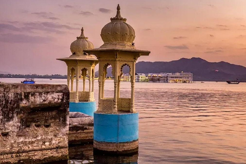 Udaipur : Visite privée d&#039;une journée avec tour en bateau optionnel