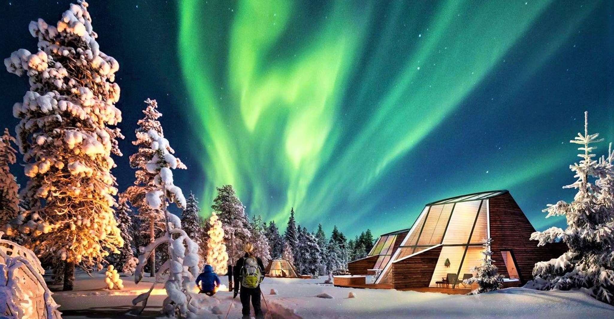 Levi, Aurora Borealis Bus & Snowshoe Tour with Hot Drink - Housity