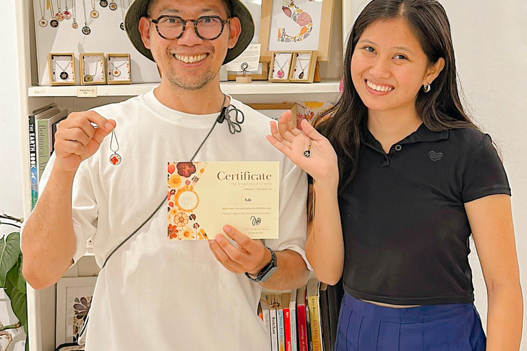 Yogyakarta: Pressed Flower Jewelry Resin Workshop