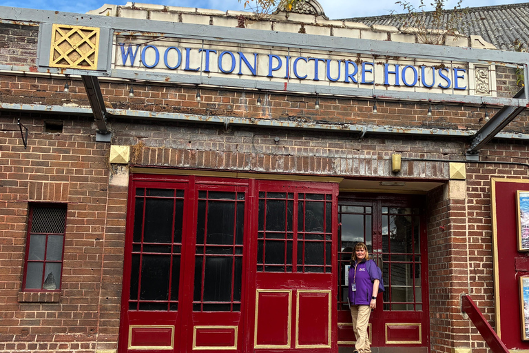 Liverpool: Beatles and History Walking Tour in Woolton