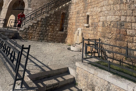 From Durrës/Golem: Kruja Castle, Bazaar & Tirana City Tour