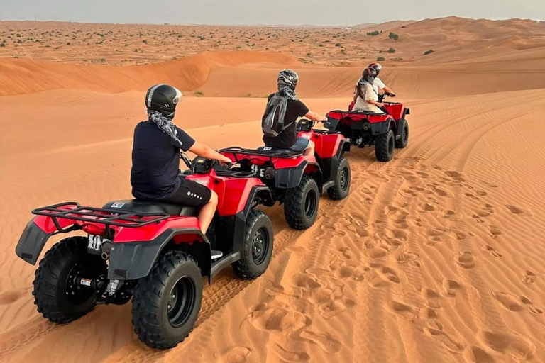 Doha: quad, buggy, sandboarding e giro in cammelloSafari privato nel deserto con buggy e giro in cammello