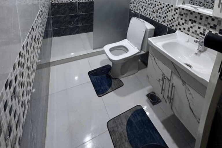 Wadi Rum: 6-Hour Jeep Tour with Bubble Tent Stay and 2 Meals