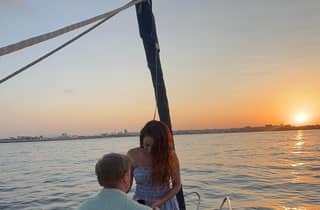 Valencia: Romantisches privates Bootserlebnis mit Sunset Cruise und Abendessen