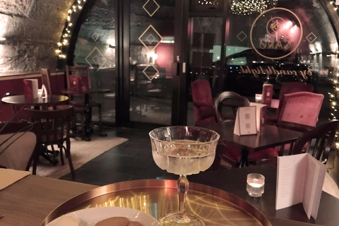 Edinburgh: English Wine and Scottish Cheese Tasting Number of People