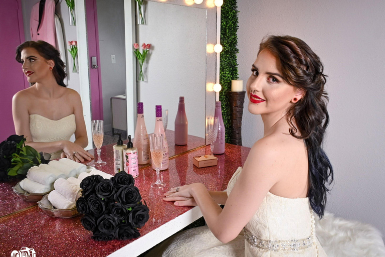 Las Vegas: Gothic Chapel Wedding with Photography Included Gothic Chapel Wedding with Professional Photography included