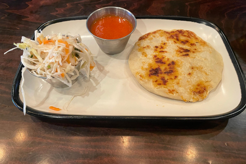 DC: tour gastronomico dei quartieri locali con DrinkEatWalk ToursDC: tour gastronomico nel quartiere con DrinkEatWalk Tours