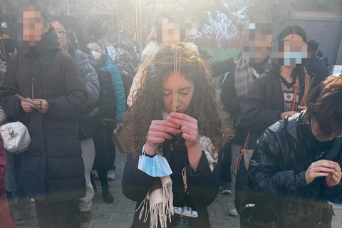 Shanghai: 3-hour Street Food and Temple Tour