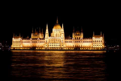 Budapest: 1-Hour Sightseeing Cruise with Welcome Drink