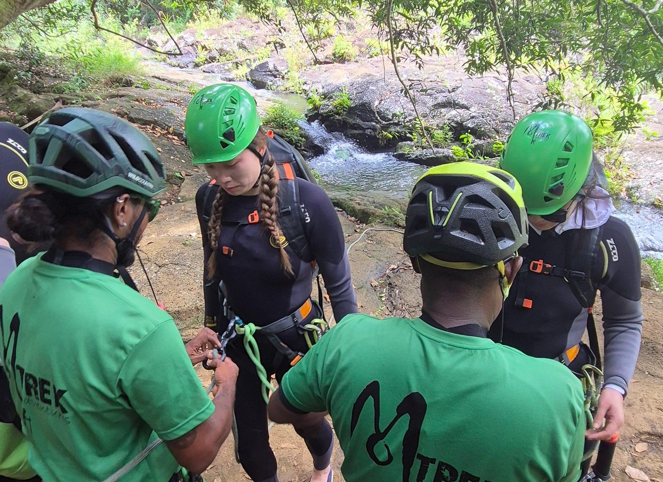 Mauritius: Rutsjebanetur ved Tamarind Falls/canyoning