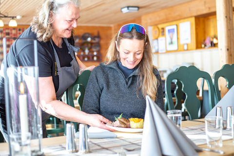 Esplora Jotunheimen con lo Snowcoach e le racchette da neve