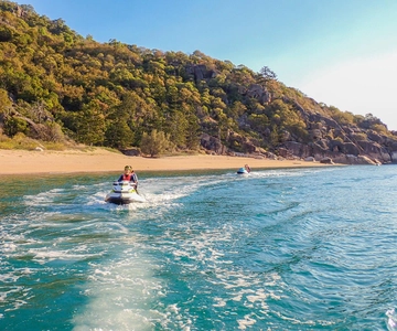 Magnetic Island: Five Beach Bay 90-minutters tur på jetski