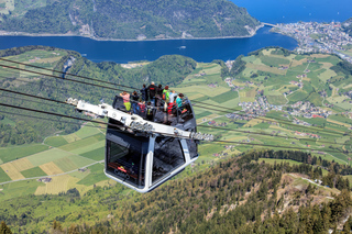 Ab Luzern: Halbtagestour mit der Stanserhorn-Cabrio-Seilbahn