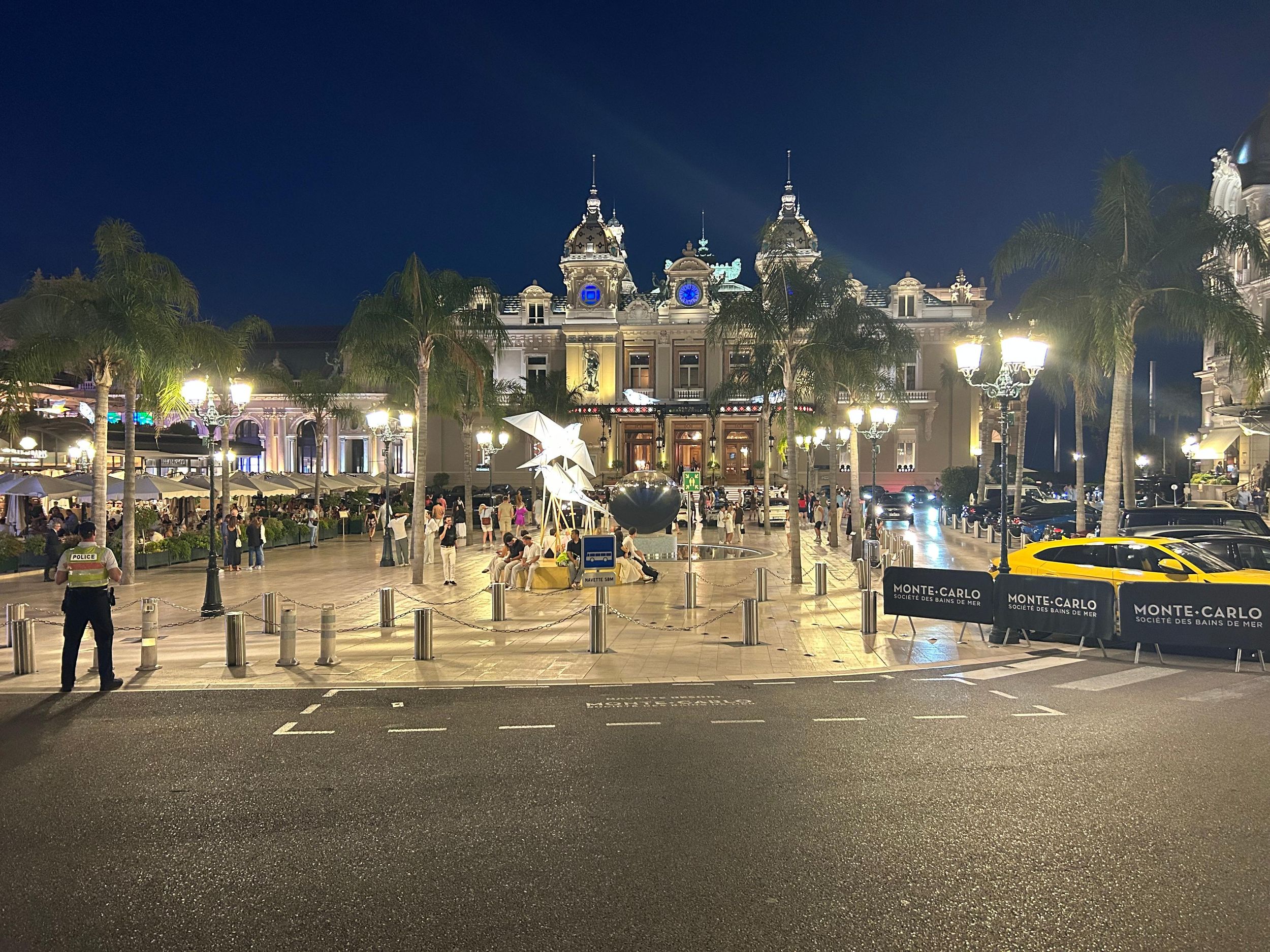 Nizza: Monaco, Le Rocher, Èze-Village Tagestour im Cadillac Escalade