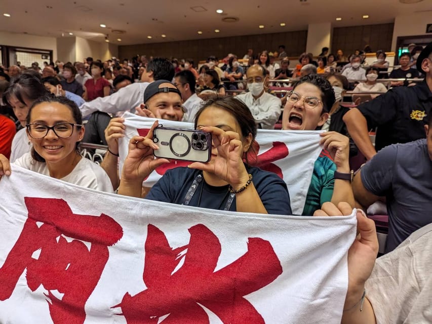 Nagoya, Grand Sumo Tournament con Castle Walking Tour - Housity