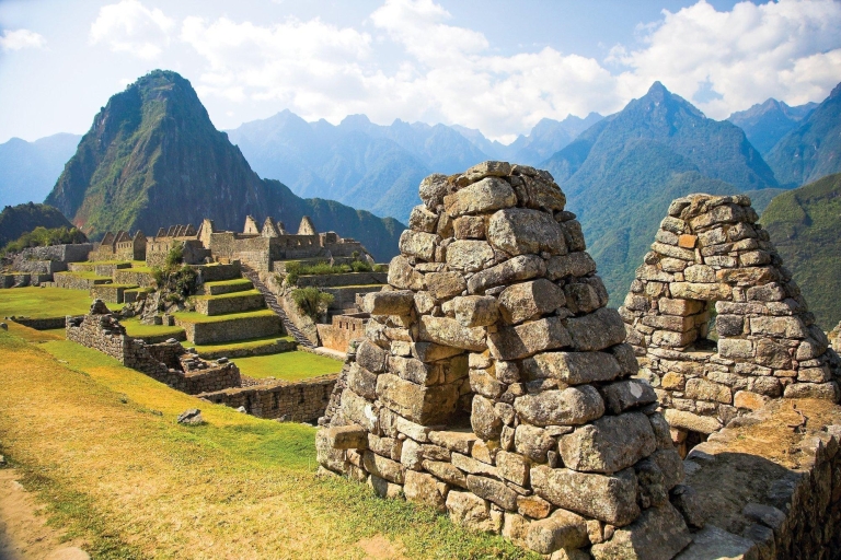 Depuis Cusco : Excursion de 2 jours au Machu Picchu et à la Montagne de l'Arc-en-ciel