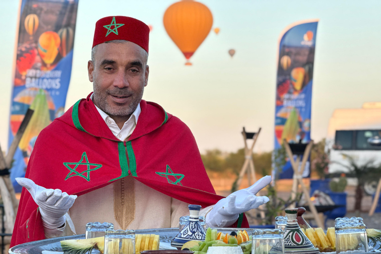 Marrakech: Royal Breakfast with Hot Air Balloons view