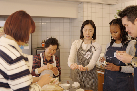 Nouilles faites à la main avec la grand-mère coréenne