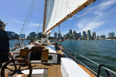 Boston: Tall Ship Harbor Sail mit Brunch-Option am WochenendeWochenend-Brunch auf dem Großsegler Liberty Star