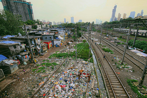 &quot;Descubre Dharavi: Caminando por el vibrante barrio marginal de Asia&quot;Privado - Visita guiada a pie por los barrios bajos con recogida y entrega