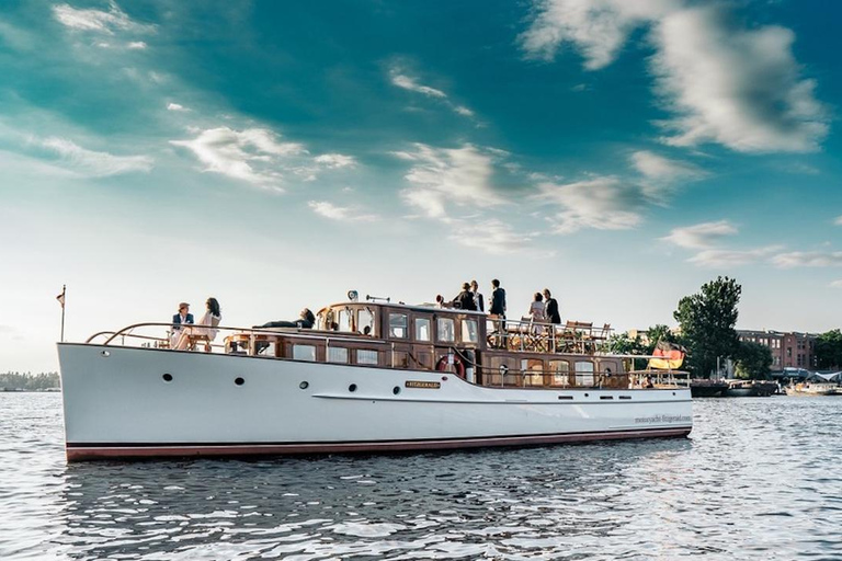 Berlin : Croisière en yacht électrique avec dîner à 4 platsCroisière à bord du Fitzgerald avec dîner à 4 plats