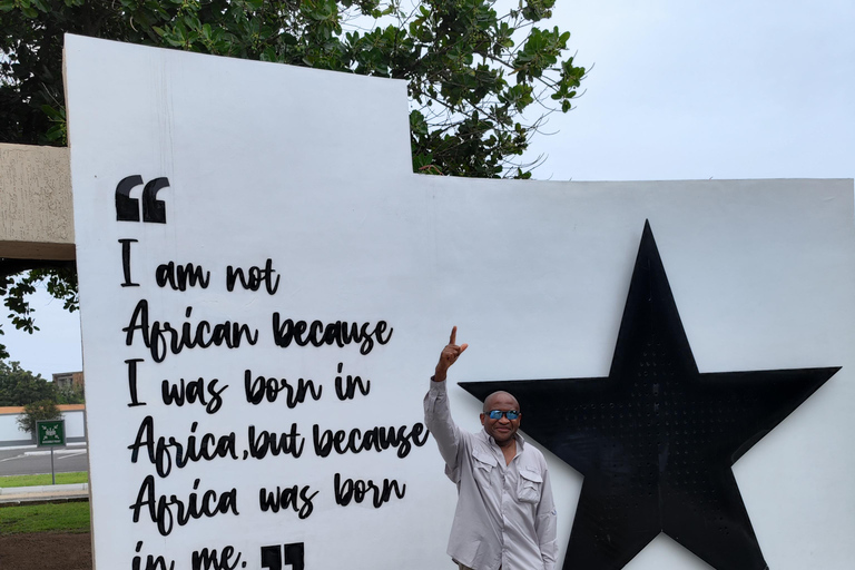 Accra: Osu Castle, Kwame Nkrumah Museum, and Fantasy Coffins Accra Private Tour Experience