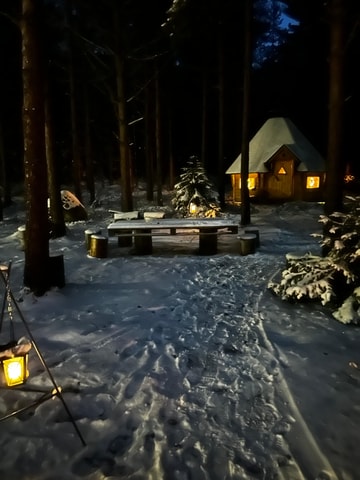 Helsinki: Guided Nature Experience with Campfire and Meal