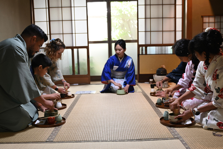 Kyoto: Kimono, Tea Ceremony with Japanese Garden and Studio Kimono Rental with Tea Ceremony