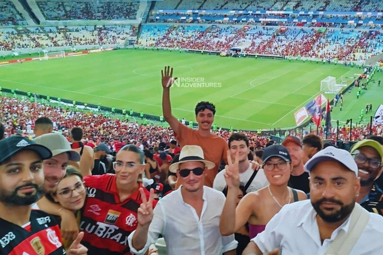 PARTIDO DE FÚTBOL EN EL RÍO MARACANÁ CON TICKET DE ENTRADA Y TRANSPORTE